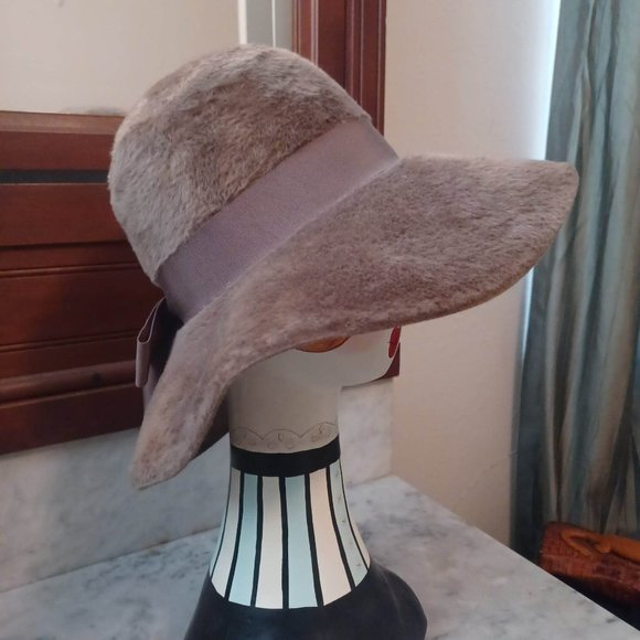 Chic Vintage "Duchess" for Marshall Field & Co. Faux Fur Hat Made in Italy - Picture 10 of 10